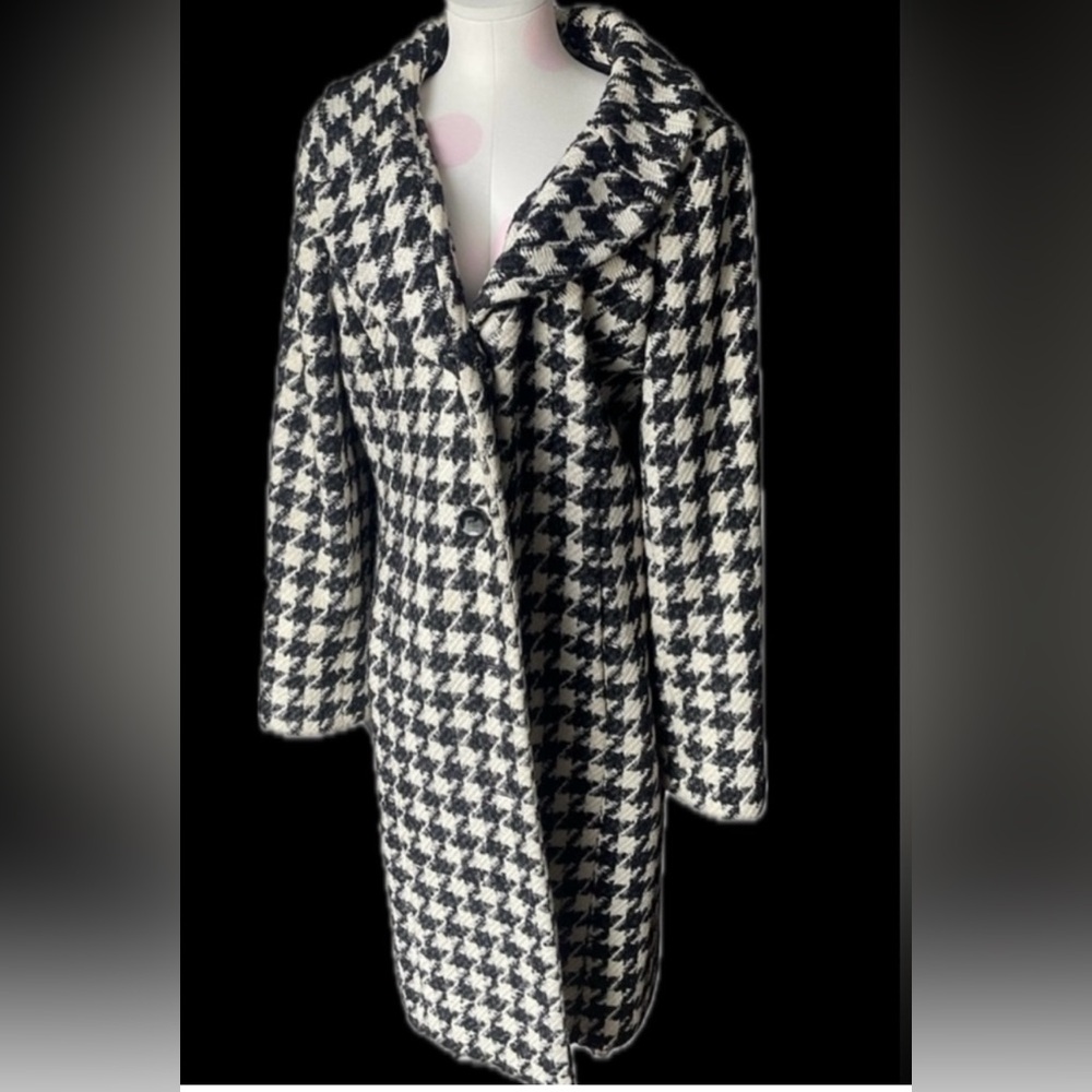 Alfani Women's Wool Houndstooth Coat
Black/Light Ivory Size Large never worn